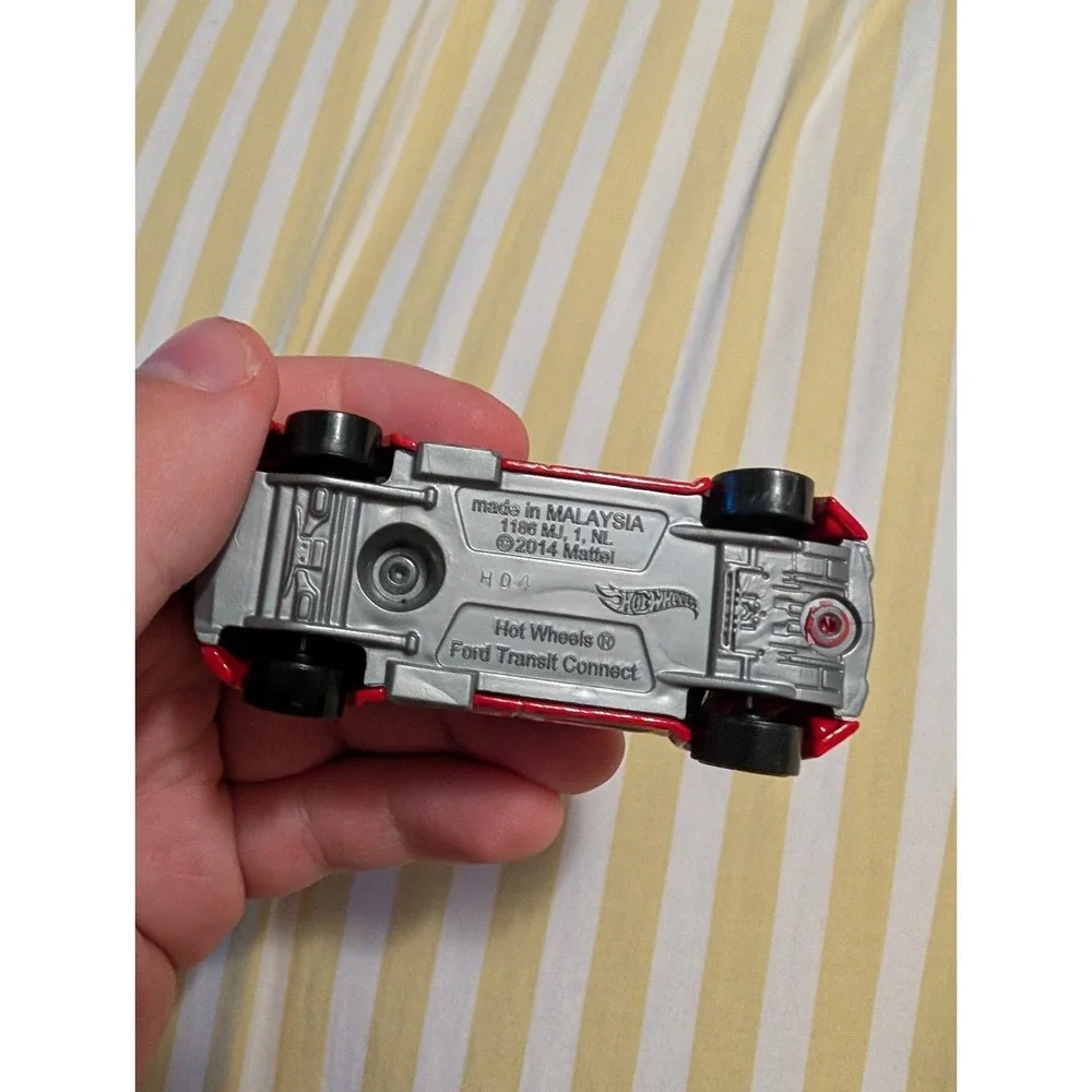 Hot Wheels 2014 Ford Transit Connect Red 1/64 Diecast Toy Van Car